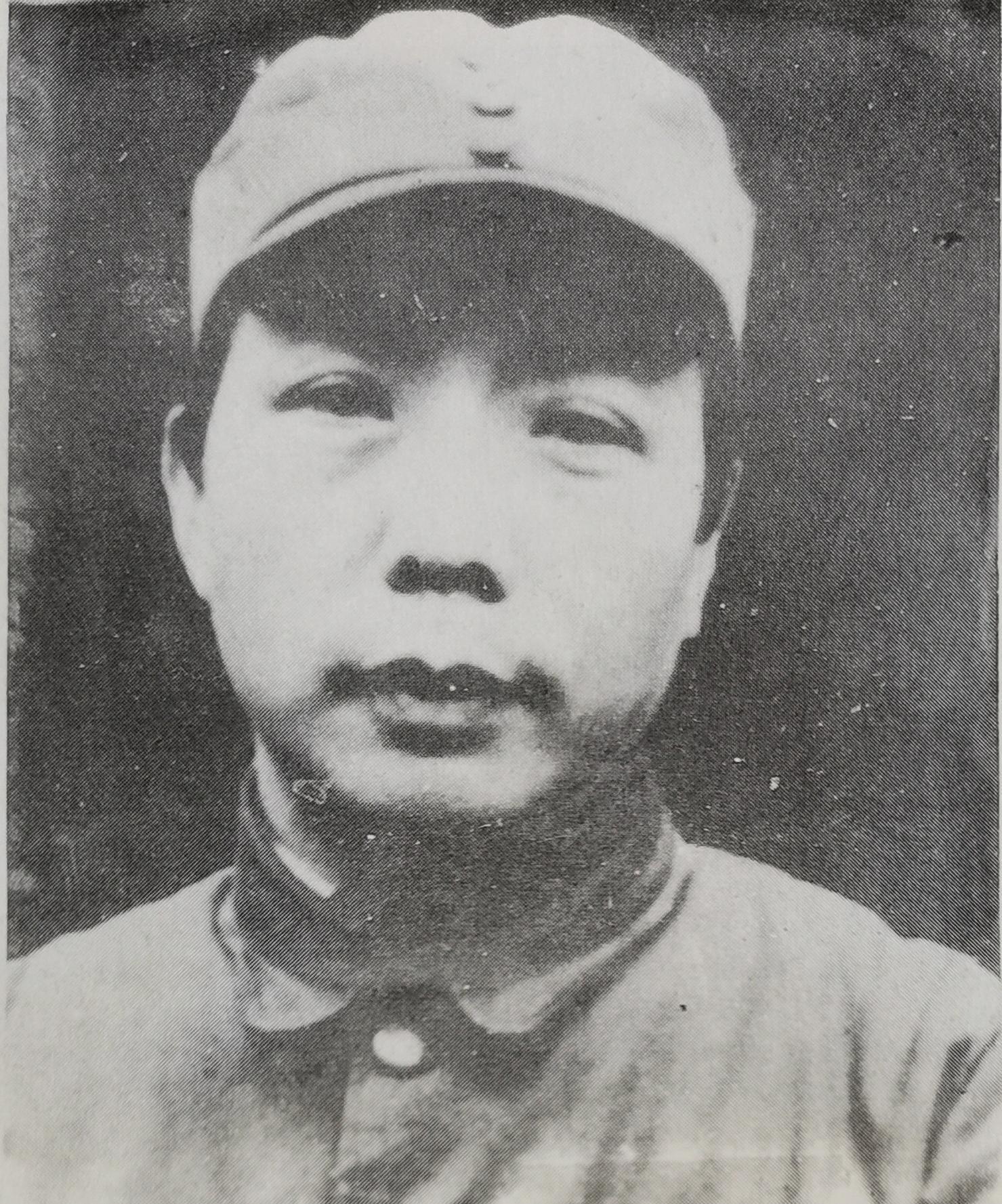 1945年11月1日，李一氓在苏皖边区政府机关驻地清江市留影