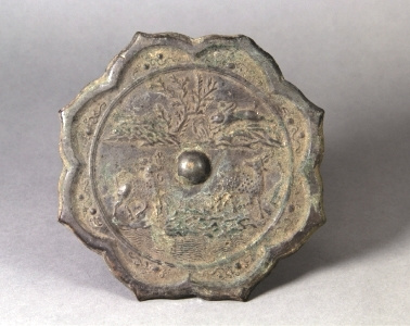 明代鹿兔山水铜镜