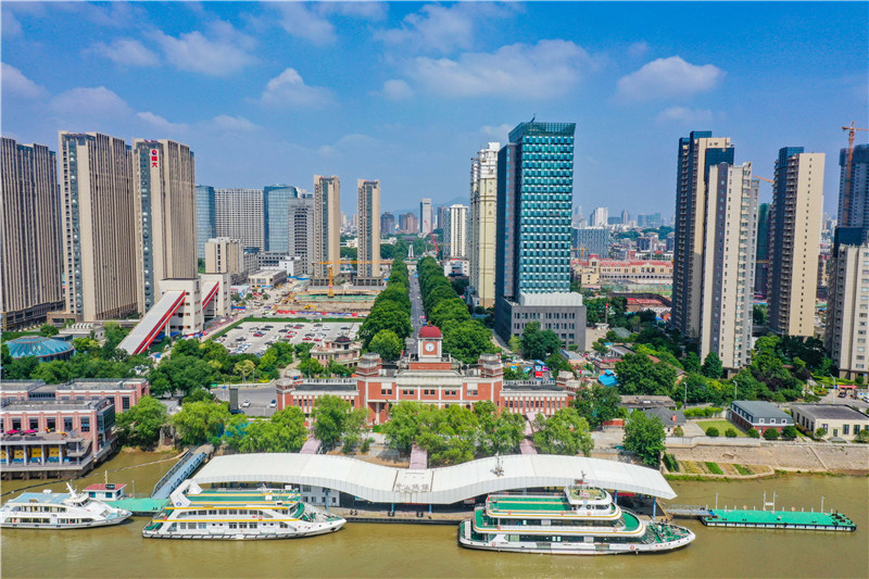 中山码头奉安大典的历史见证南京的长江岸线长达两百多公里,两岸星罗